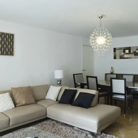 Spacious Flat To Suresnes *